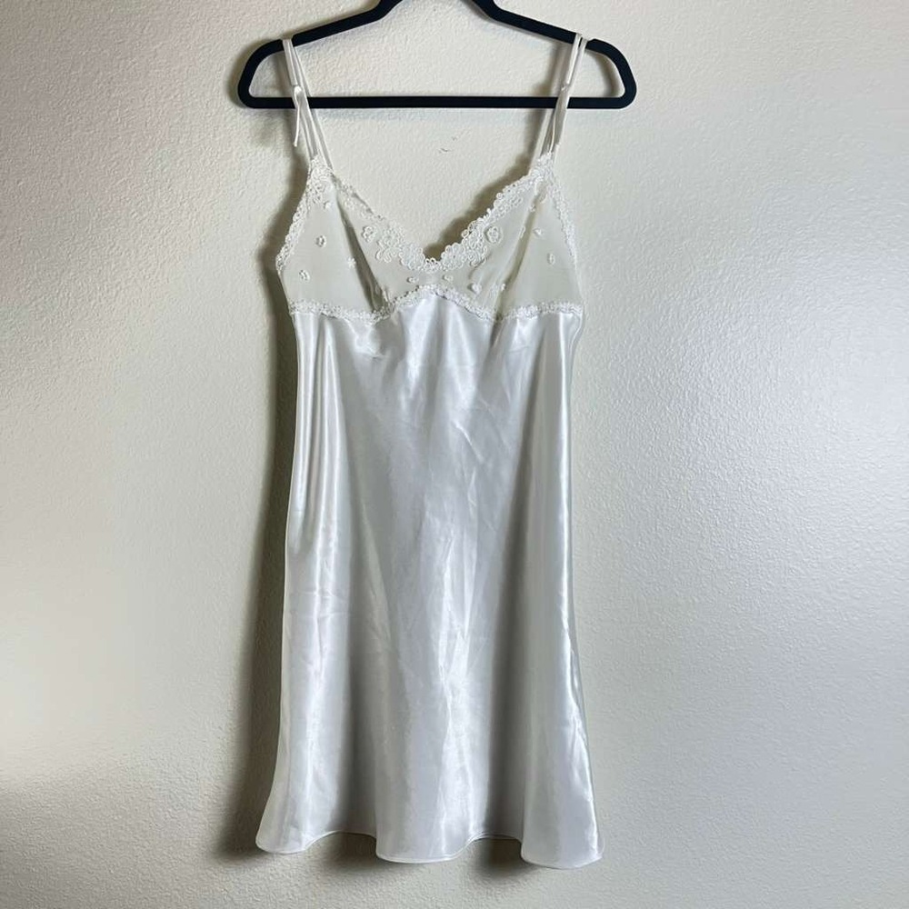 VTG‎ Jones New York White Satin Lace Trim Nightgown Chemise Y2k Bridal Coquette